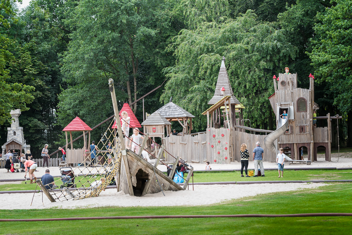 Het speelkasteel Speelpark Oud Valkeveen